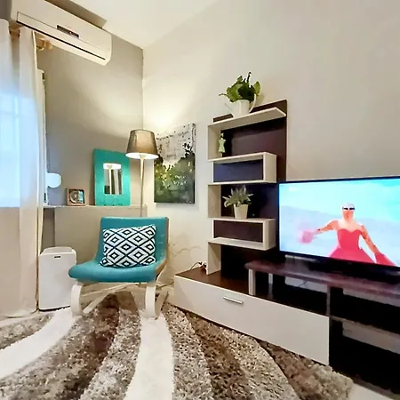 Trykonos - Garden - Easy Parking & Walk To Center - Close To Helexpo & Lägenhet *