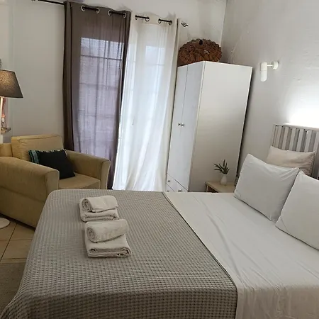 Trykonos - Garden - Easy Parking & Walk To Center - Close To Helexpo &