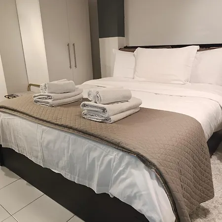 Διαμέρισμα Trykonos - Garden - Easy Parking & Walk To Center - Close To Helexpo & Θεσσαλονίκη