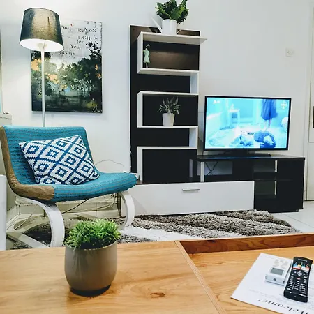 Trykonos - Garden - Easy Parking & Walk To Center - Close To Helexpo & *