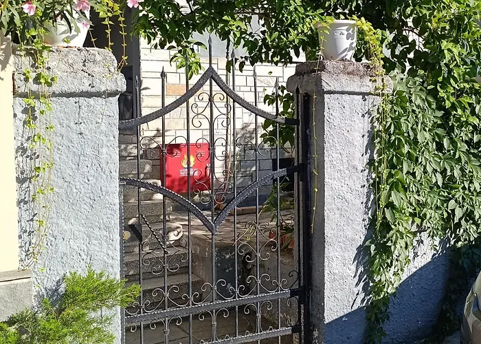 Trykonos - Garden - Easy Parking & Walk To Center - Close To Helexpo & *