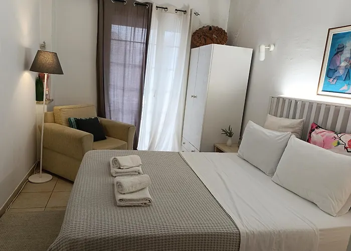 Trykonos - Garden - Easy Parking & Walk To Center - Close To Helexpo &